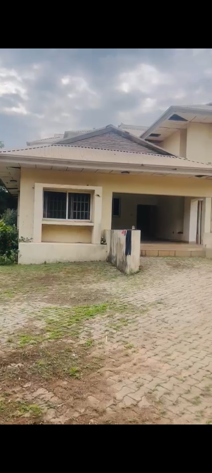 OLD HOUSE FULLY DETACHED FOR SALE–PRIME LOCATION IN ASOKORO, ABUJA