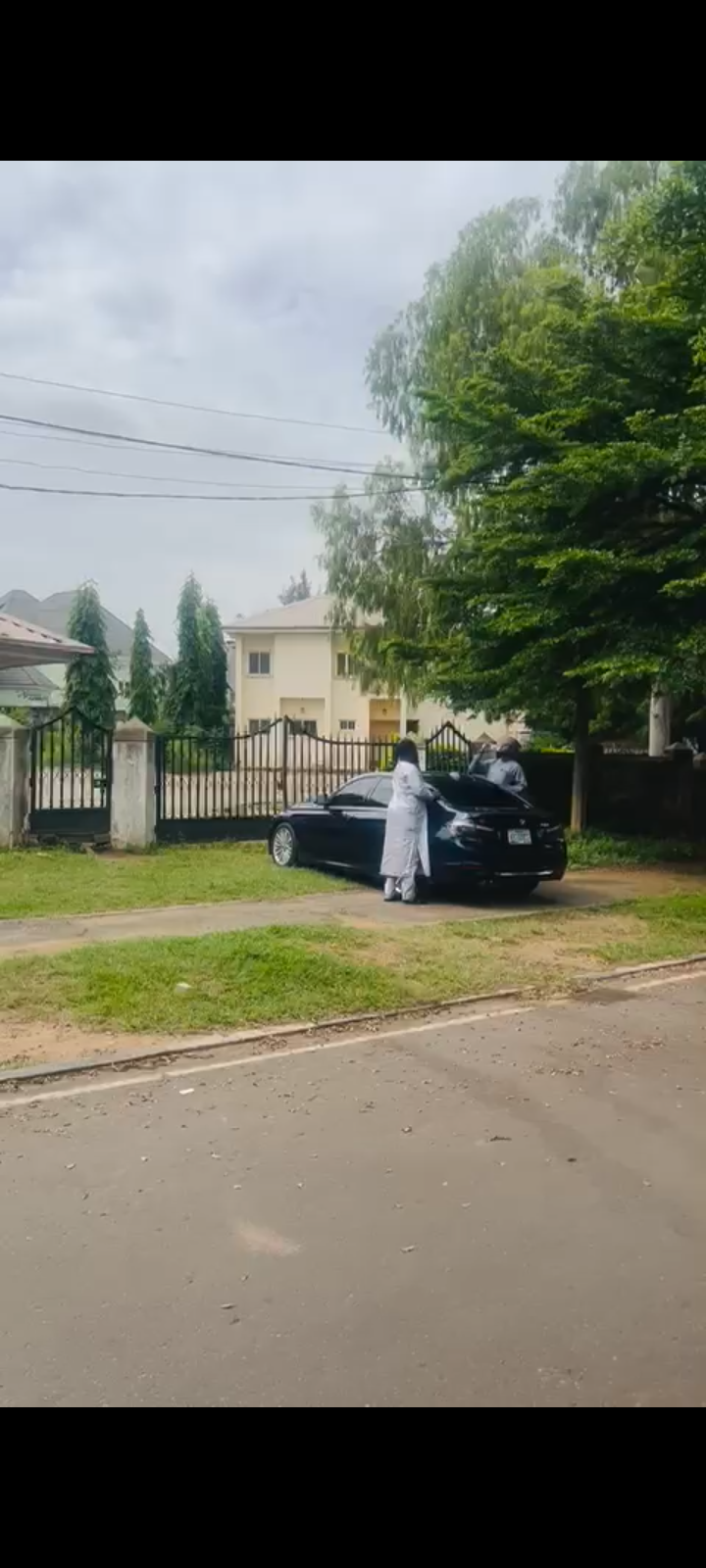 OLD HOUSE FULLY DETACHED FOR SALE–PRIME LOCATION IN ASOKORO, ABUJA