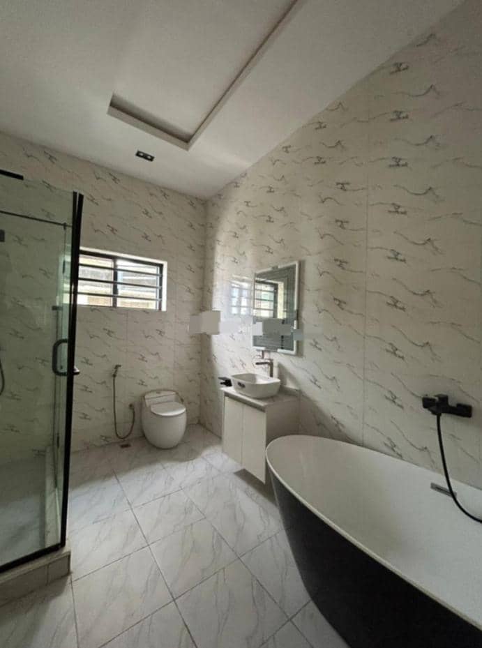 4 BEDROOM SEMI-DETACHED DUPLEX