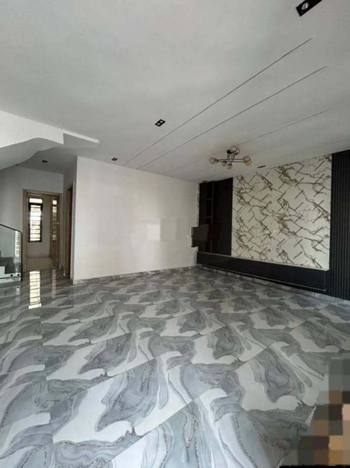 4 BEDROOM SEMI-DETACHED DUPLEX