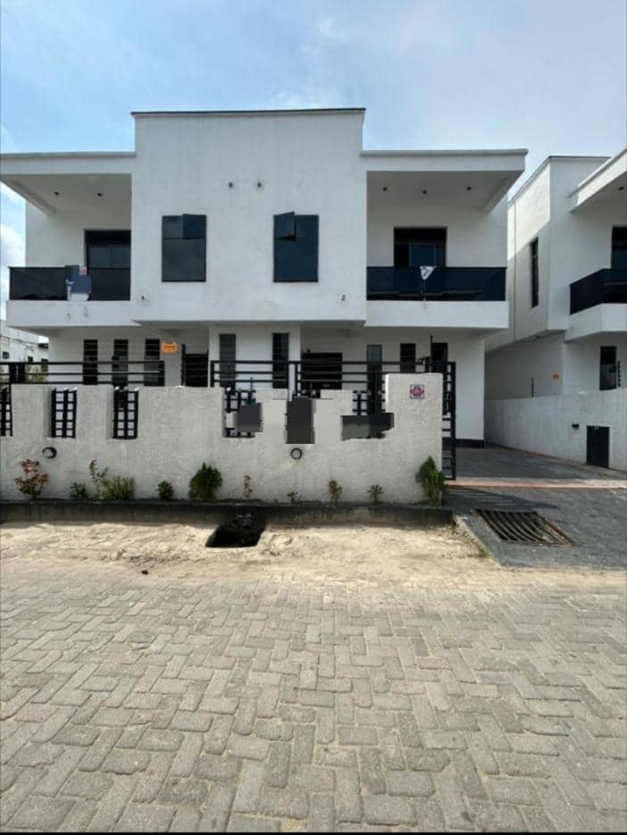 4 BEDROOM SEMI-DETACHED DUPLEX