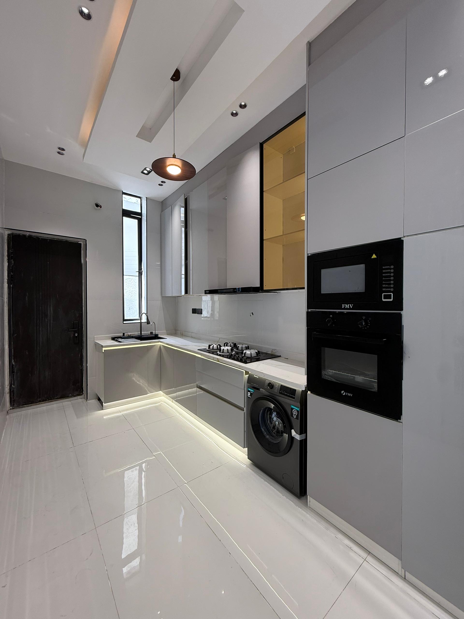 5 bedroom fully detached duplex & cinema