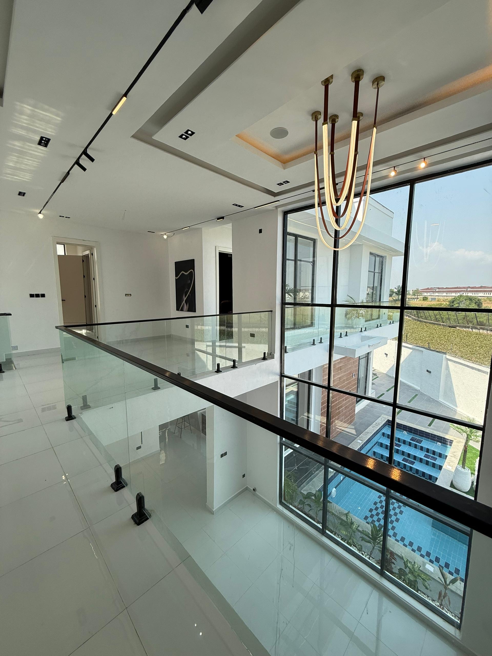 5 bedroom fully detached duplex & cinema