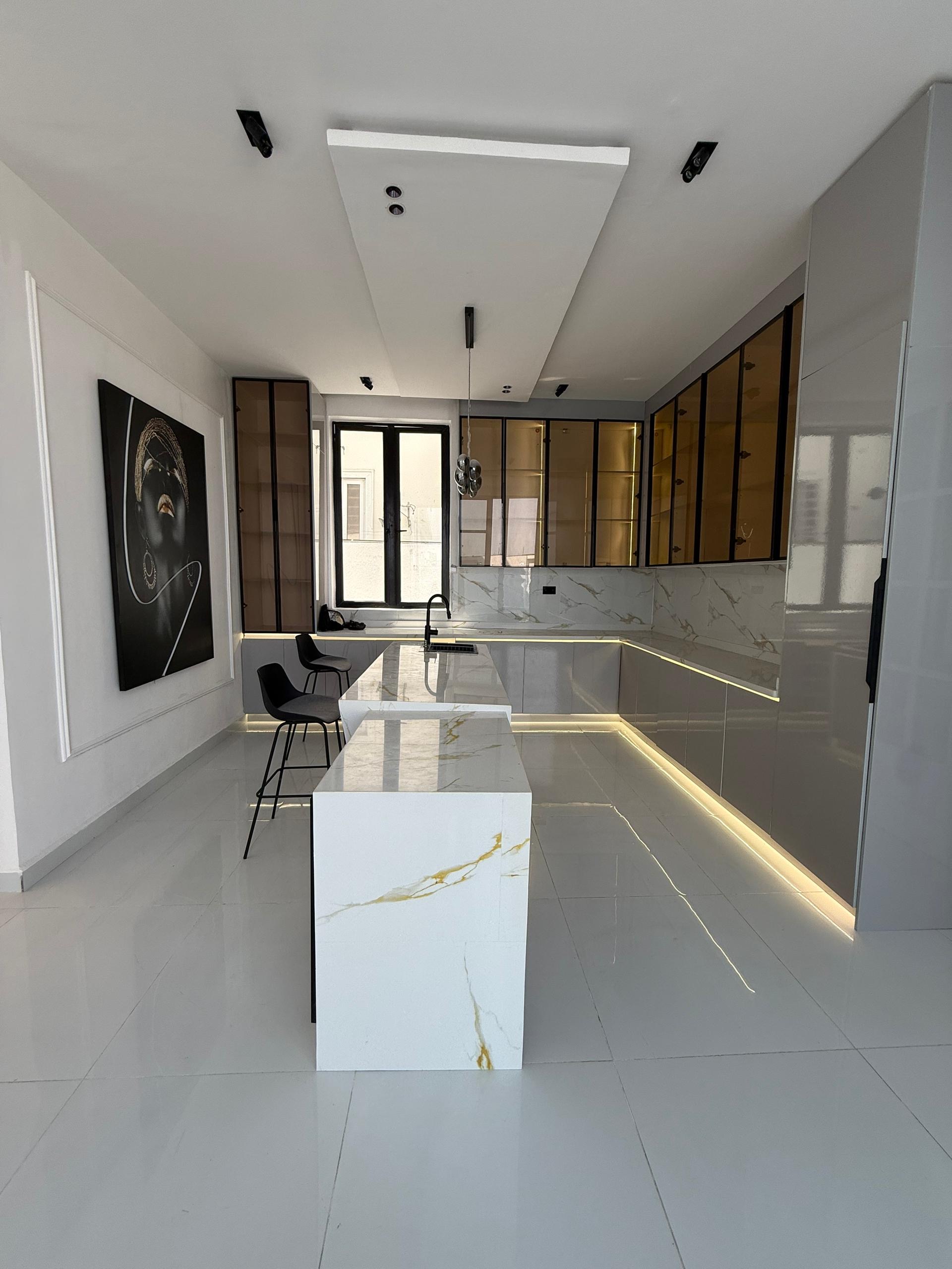 5 bedroom fully detached duplex & cinema