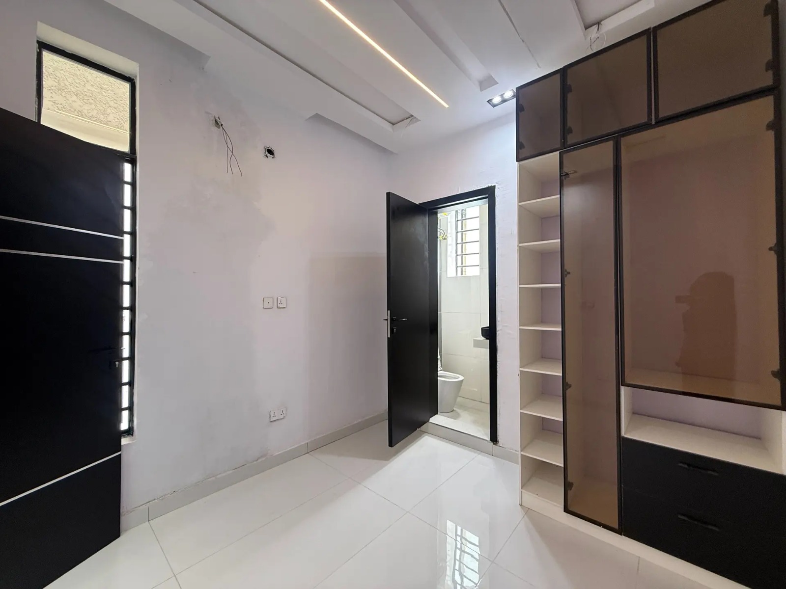 4 Bedroom Detached House for Sale at Ikota