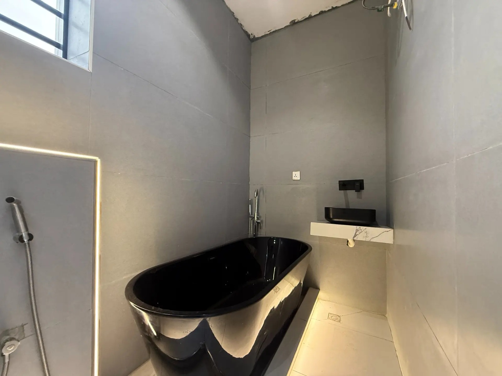 4 Bedroom Detached House for Sale at Ikota