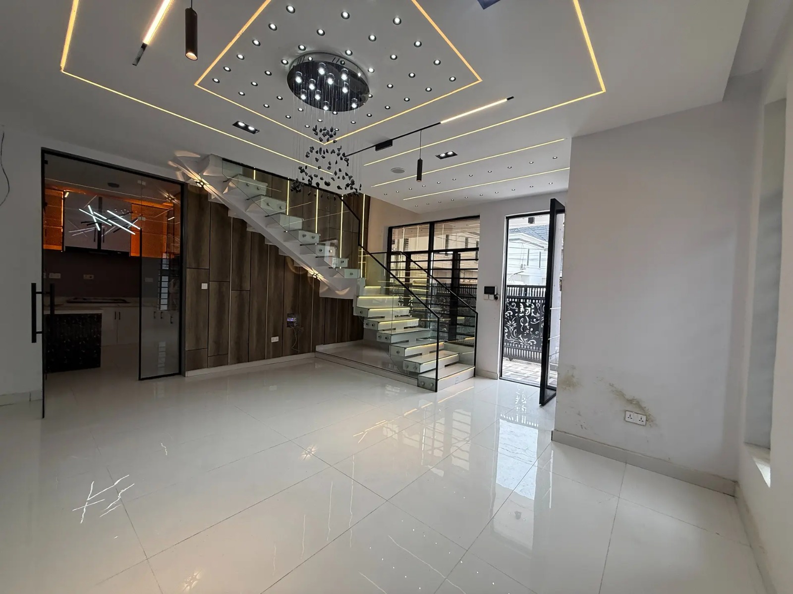 4 Bedroom Detached House for Sale at Ikota