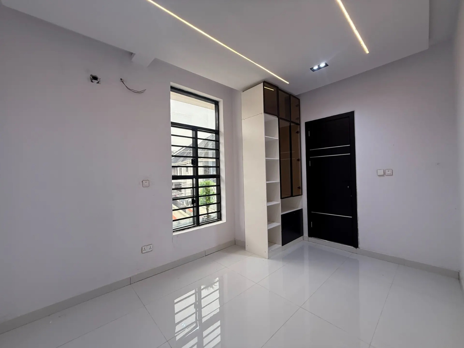 4 Bedroom Detached House for Sale at Ikota
