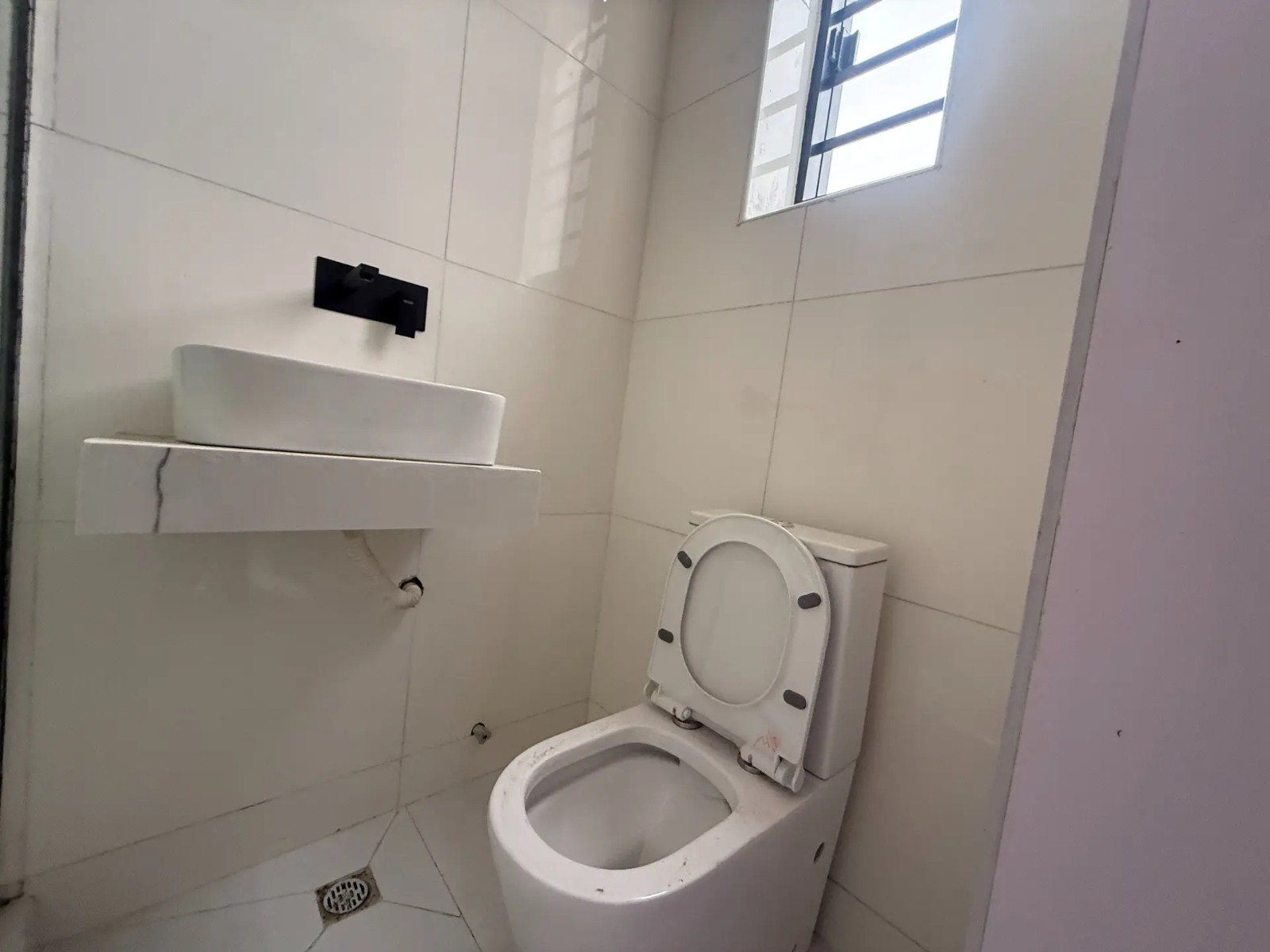 4 Bedroom Detached House for Sale at Ikota