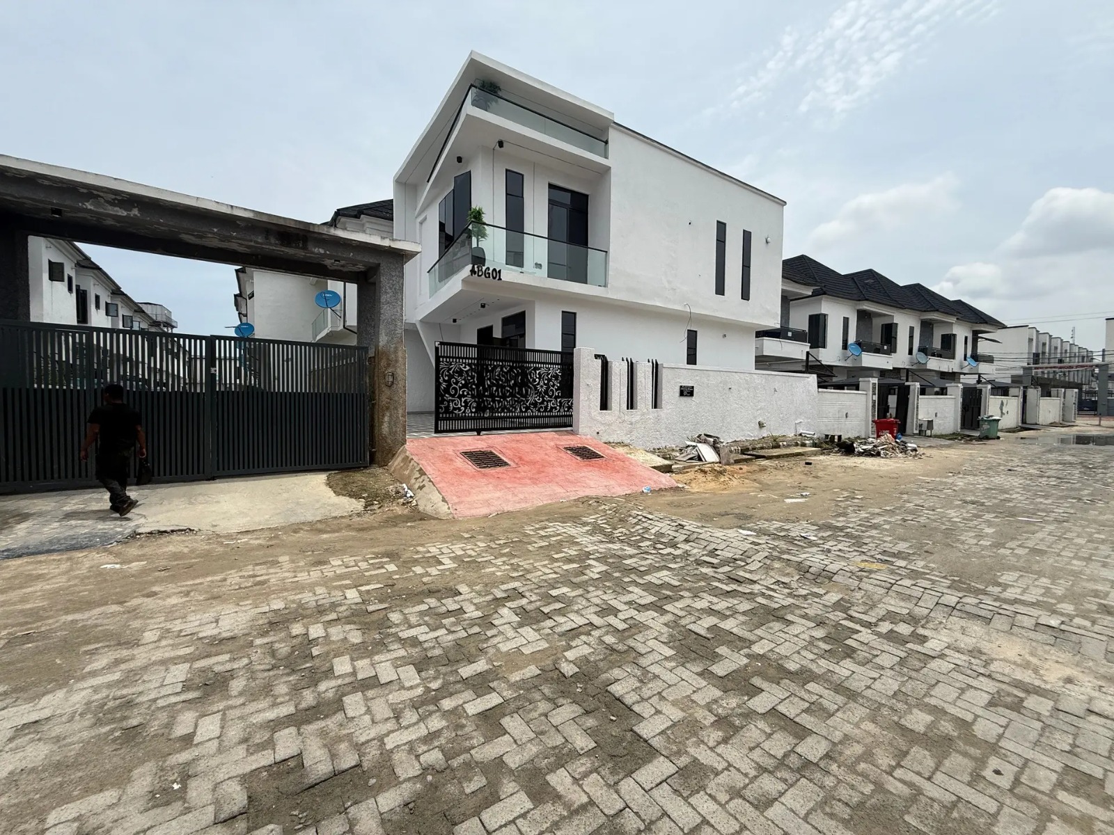 4 Bedroom Detached House for Sale at Ikota