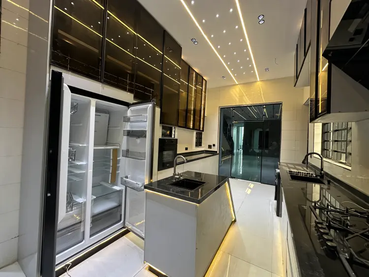 Super Luxury 5 Bedroom Fully Detached with BQ in Chevron
