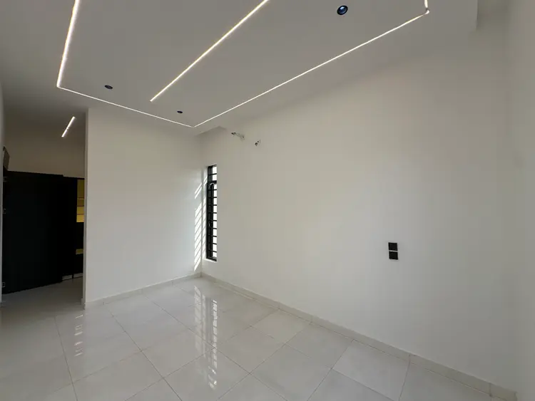Super Luxury 5 Bedroom Fully Detached with BQ in Chevron