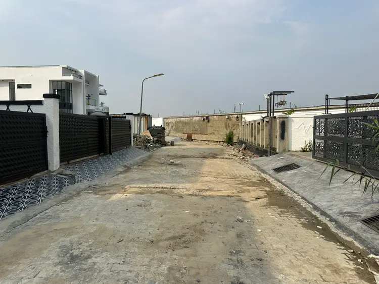 Super Luxury 5 Bedroom Fully Detached with BQ in Chevron