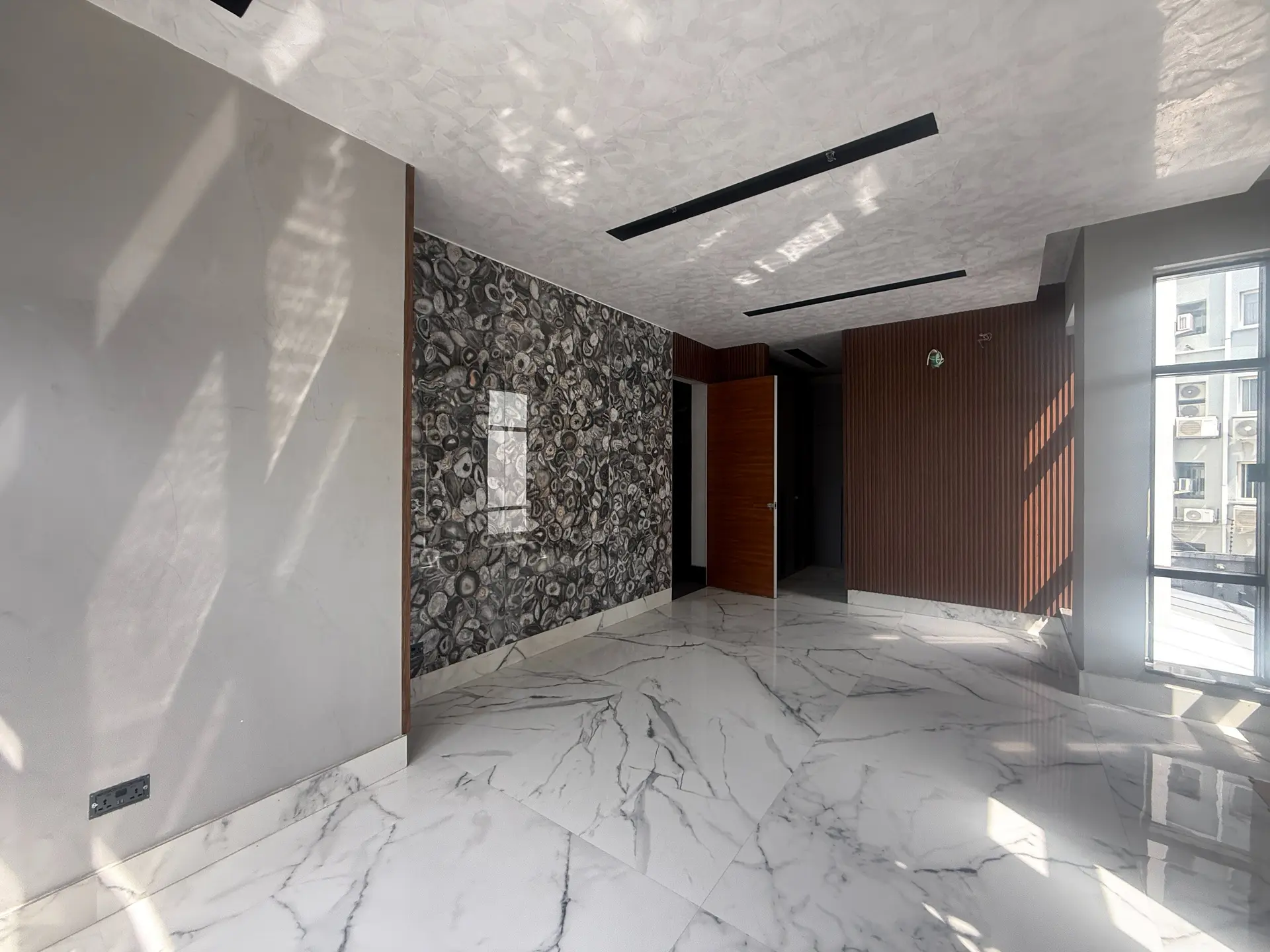 5 BEDROOM SEMI-DETACHED FOR SALE — VICTORIA ISLAND