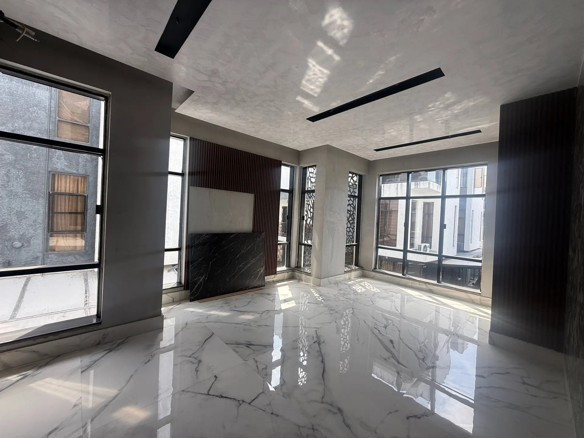 5 BEDROOM SEMI-DETACHED FOR SALE — VICTORIA ISLAND
