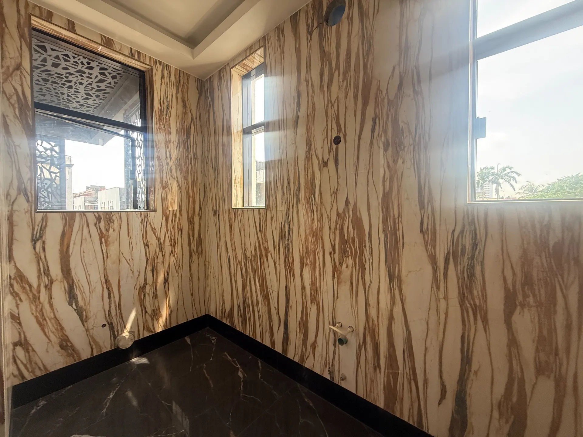 5 BEDROOM SEMI-DETACHED FOR SALE — VICTORIA ISLAND
