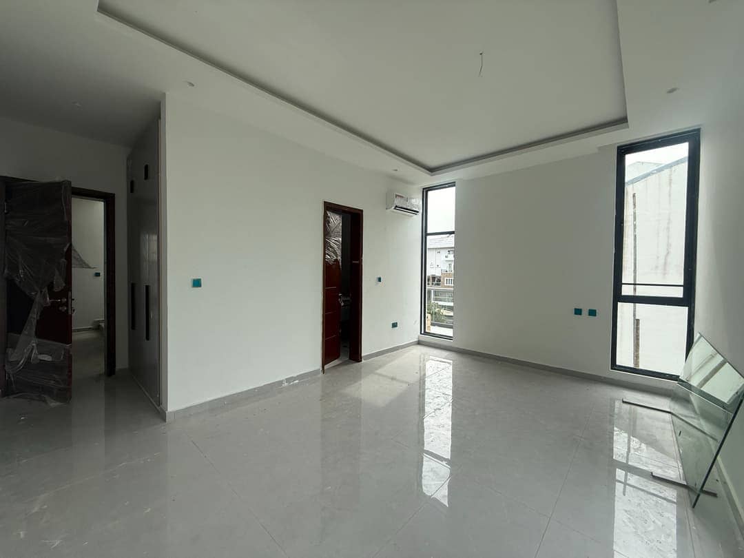 6 BEDROOM FULLY DETACHED DUPLEX FOR SALE — BANANA ISLAND, IKOYI