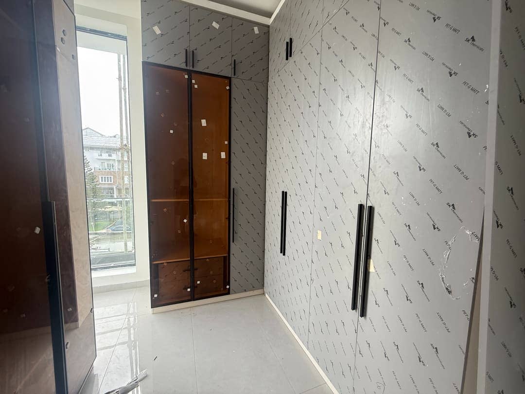 6 BEDROOM FULLY DETACHED DUPLEX FOR SALE — BANANA ISLAND, IKOYI