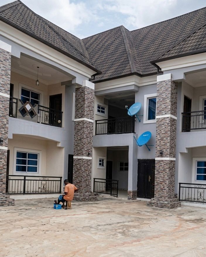 Luxury one Storey building of 2 bedrooms 6 flats and 2 one room selfcon for sale