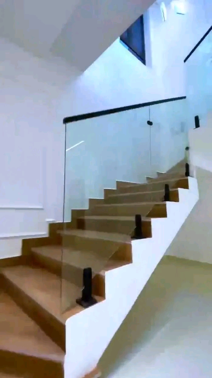 Luxury 4 bedroom detached duplex