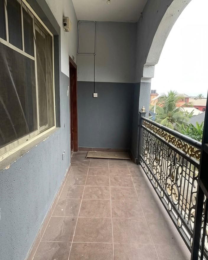 Spacious 2 bedroom flat for rent