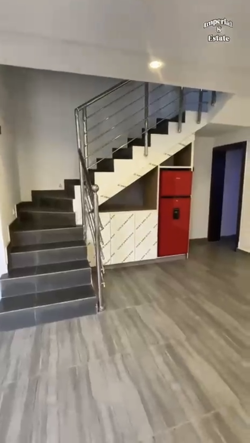 Newly Built 8 units of 3 bedrooms Terrace Duplex