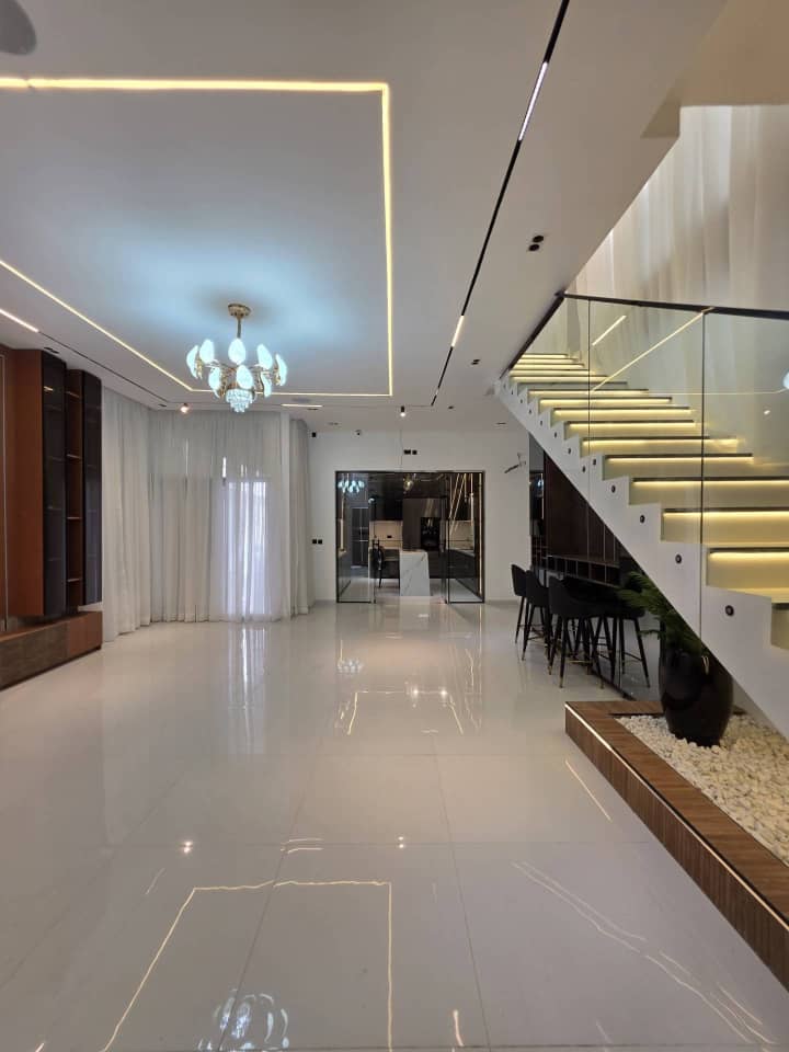5 BEDROOM PLUS BQ DETACHED FOR SALE