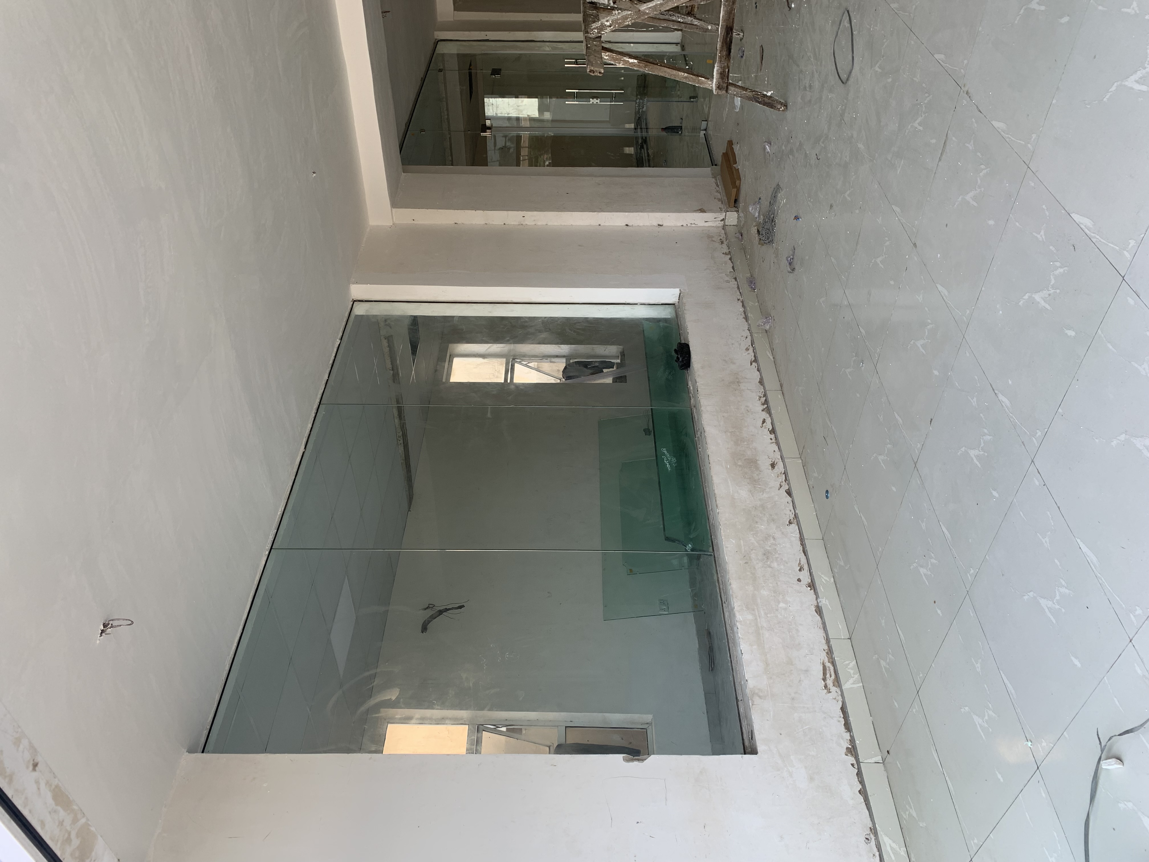 4 STOREY COMMERCIAL BUILDING FOR SALE