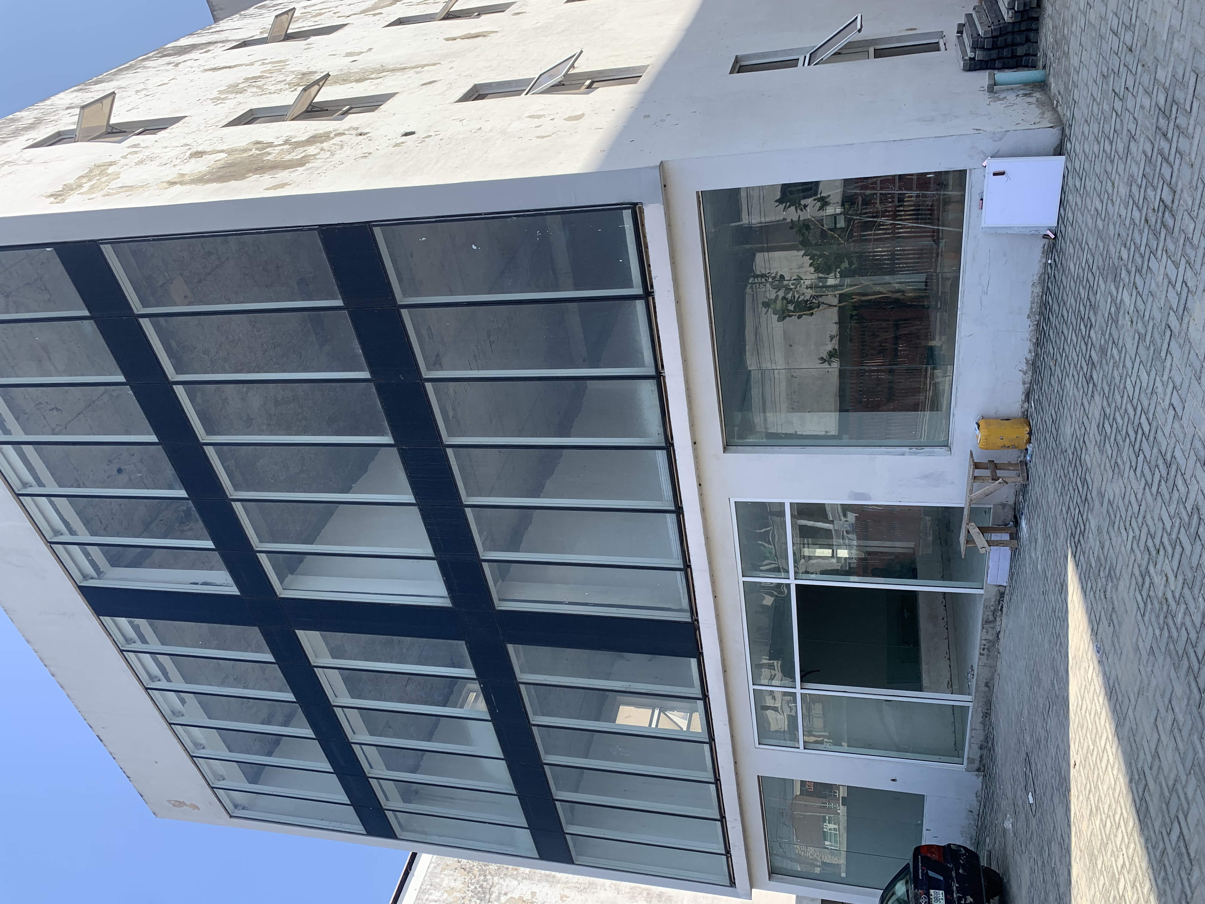 4 STOREY COMMERCIAL BUILDING FOR SALE