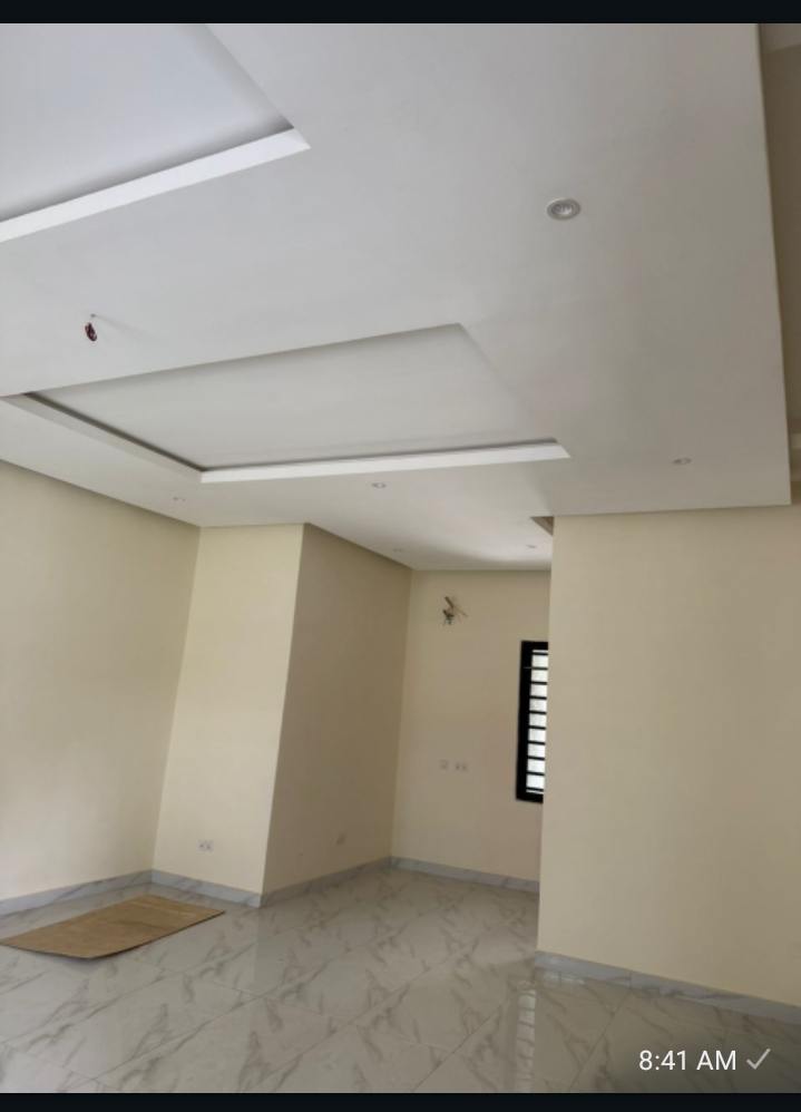 4 Bedroom flat