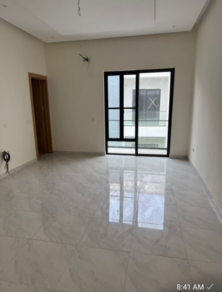 4 Bedroom flat