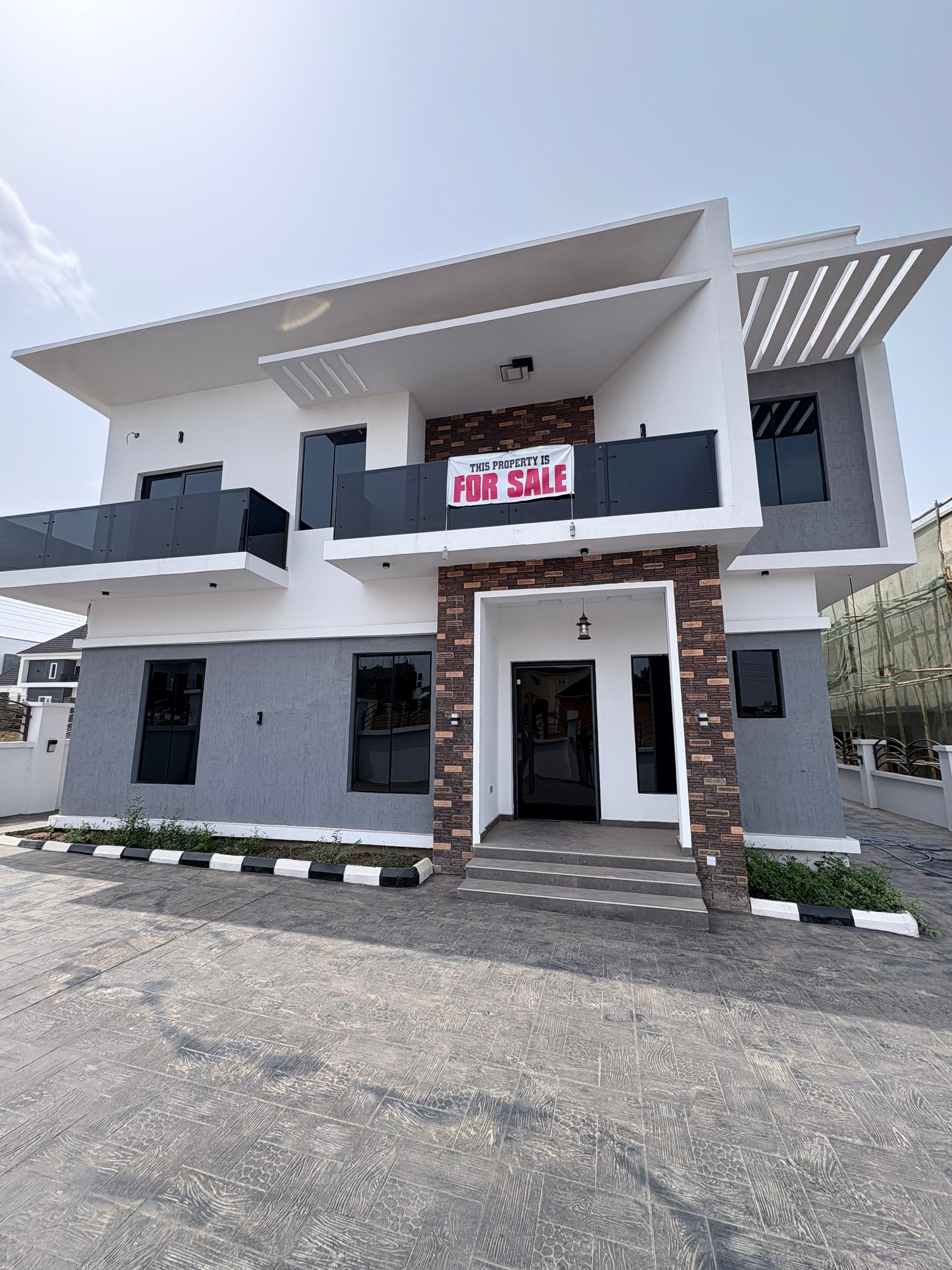 FULLY DETACHED 5-BEDROOM DUPLEX WITH ROOM AND PARLOUR BQ