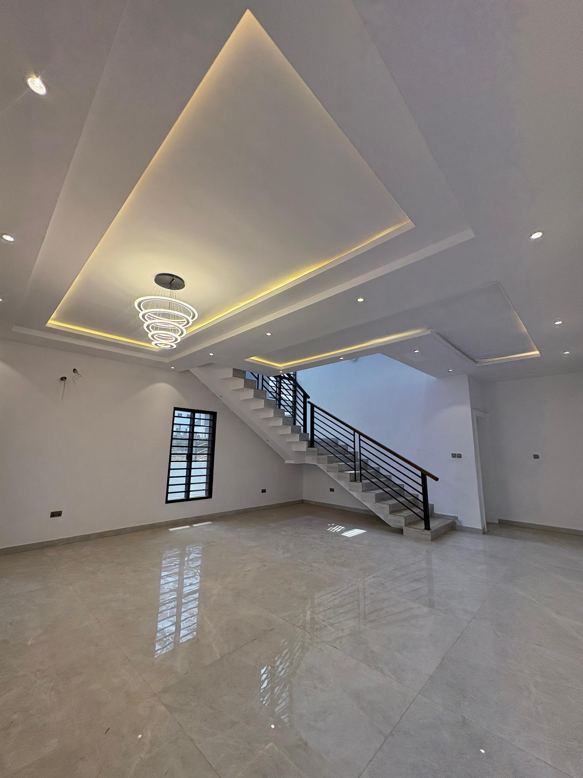 FULLY DETACHED 5-BEDROOM DUPLEX WITH ROOM AND PARLOUR BQ