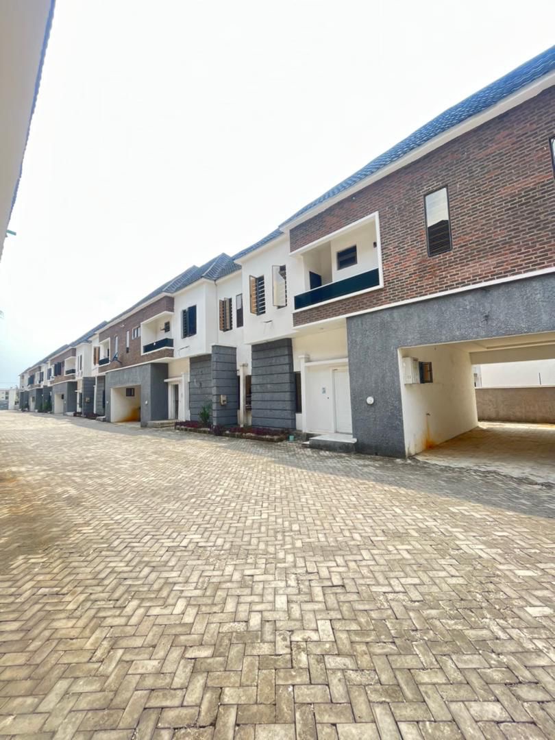 4 Bedroom Terraced Duplex LOMMON GARDEN ESTATE,ORCHID.