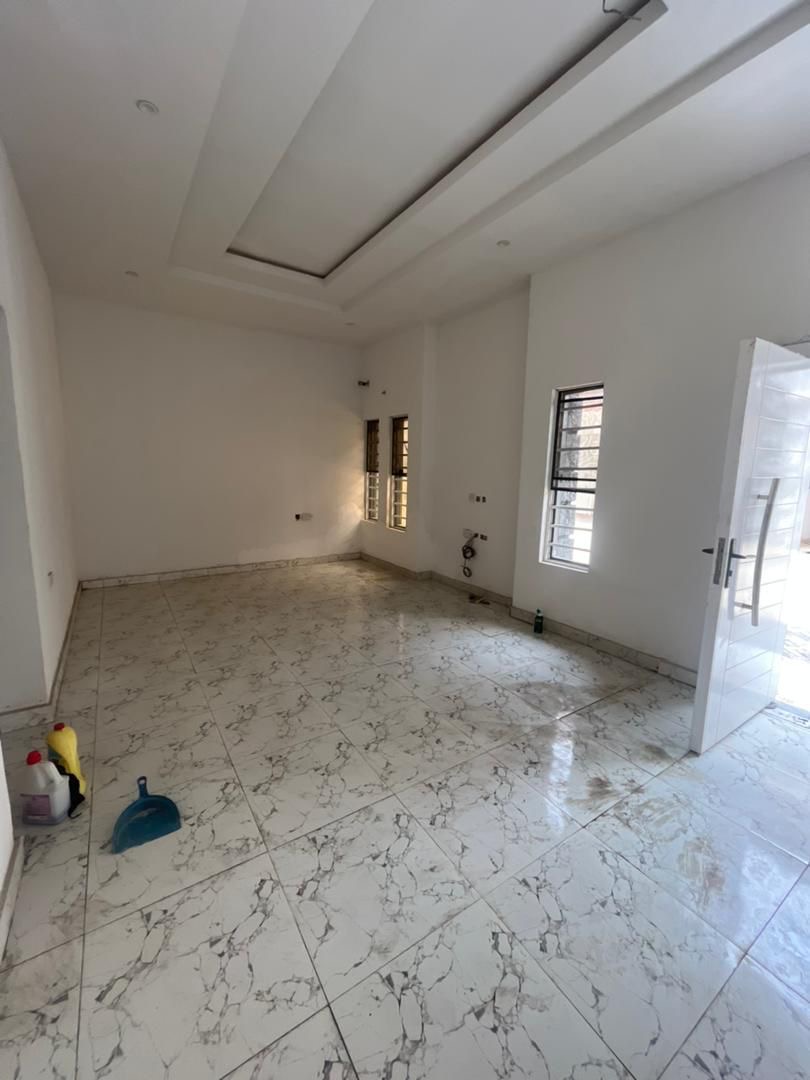 4 Bedroom Terraced Duplex LOMMON GARDEN ESTATE,ORCHID.
