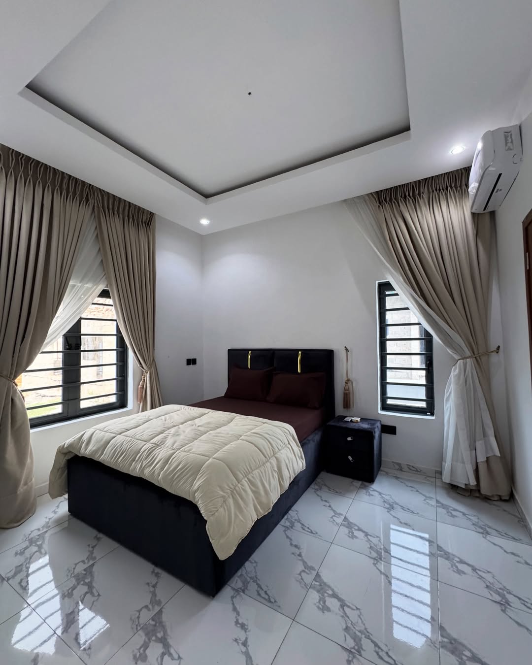 3 bedroom bungalow &4 bedroom bungalow
