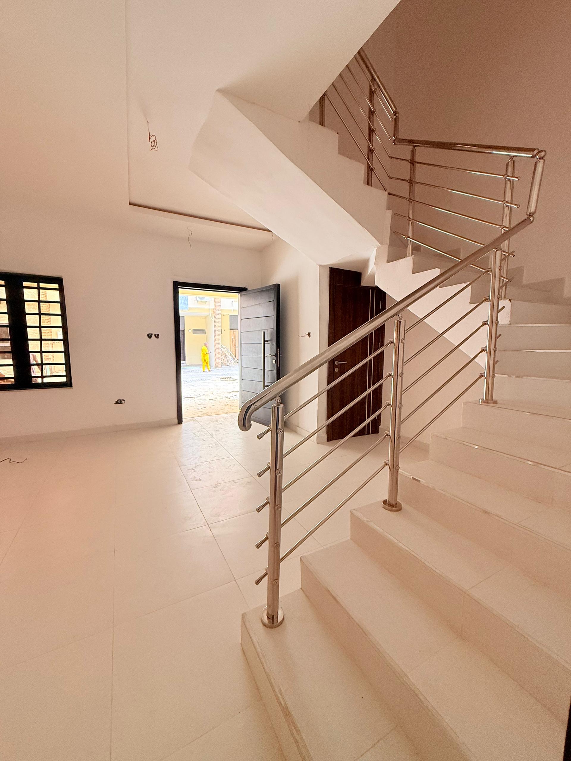 Luxury 3 bedroom semi detached duplex