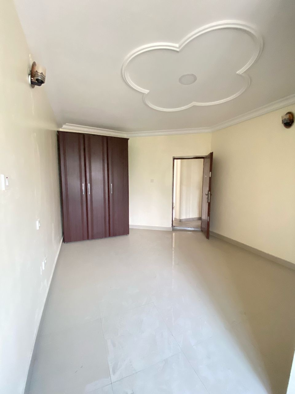 Luxury 5 bedroom detached duplex for rent