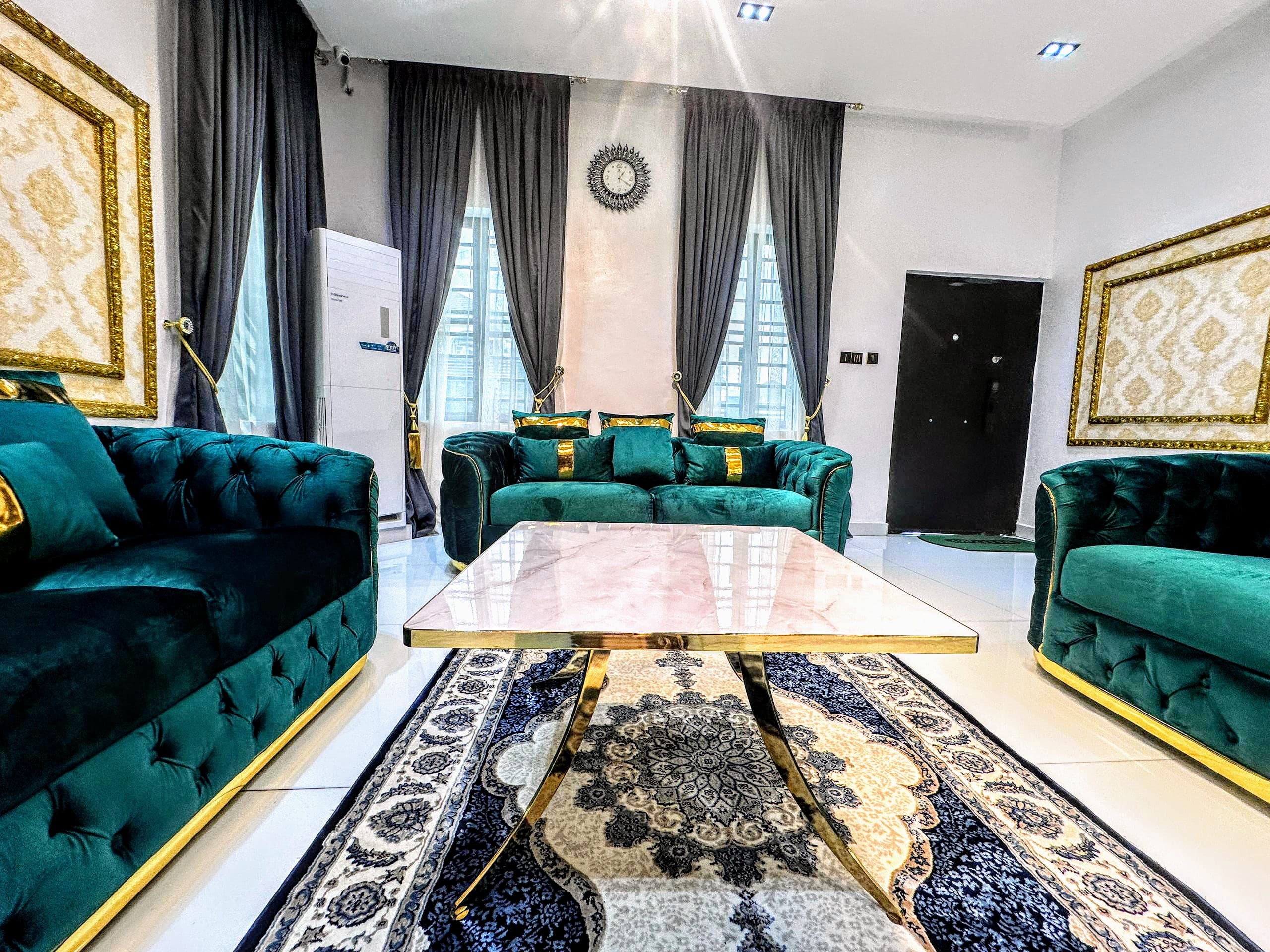 5bed room luxury Air BNB