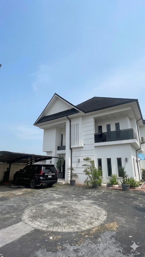 5 Bedroom Duplex for Sale in Majesty Estate
