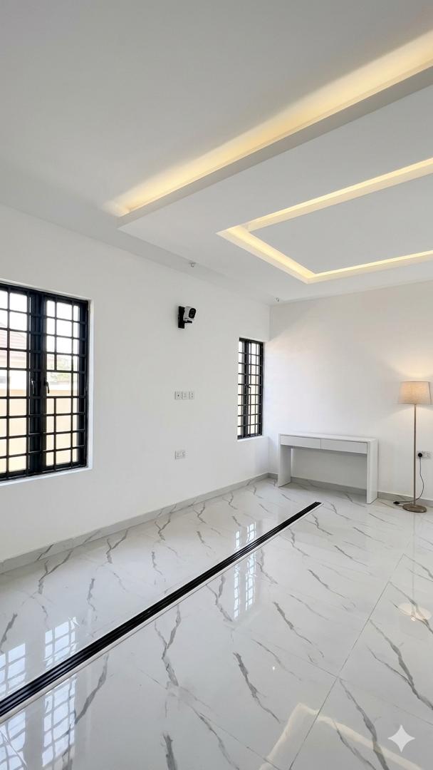 DIRECT BRIEF   Four bedroom duplex with BQ all en-suite
