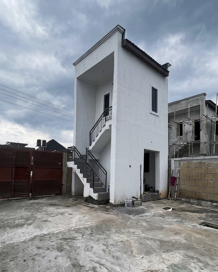 4 Bedroom luxury semi detached duplex for sale