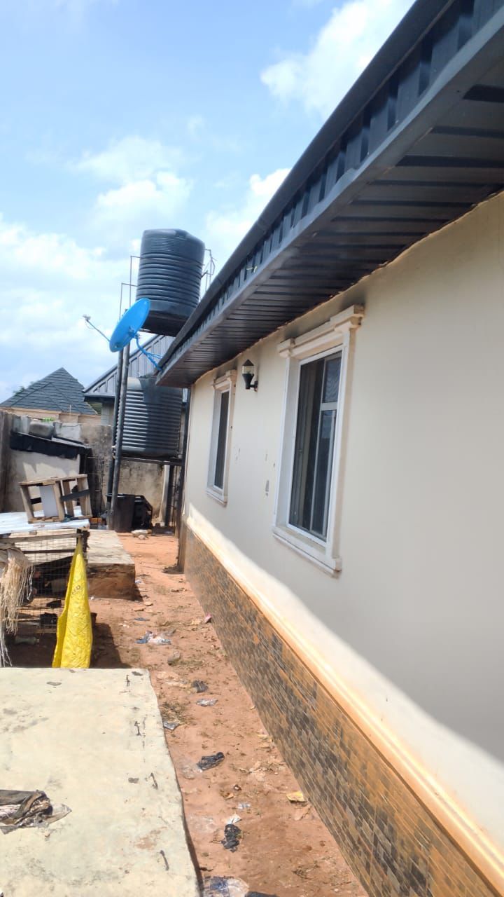 2 bedroom flat and 3 units of 1 bedroom flat.