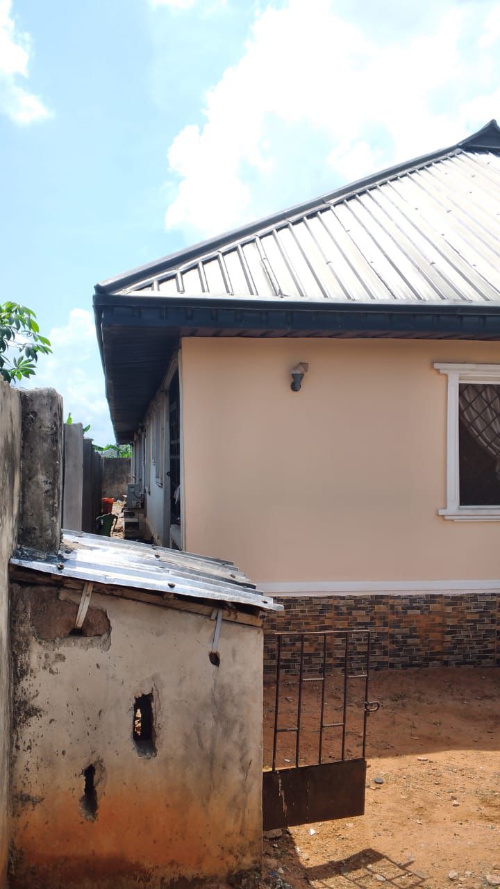 2 bedroom flat and 3 units of 1 bedroom flat.
