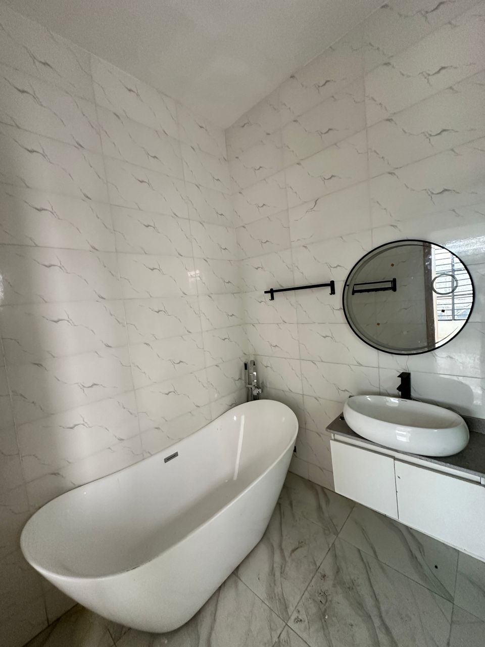 LUXURY 5 BEDROOM FULLY DETACHED DUPLEX WITH SWIMMING POOL