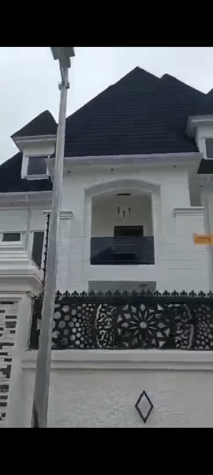 🔥 6 bedrooms fully detached duplex with 💯penthouse & bq with swimming pool located in gwarinpa extension going for   *600m net*   *Direct brief*  CALL 09022902293  WHATSAPP 09022902293